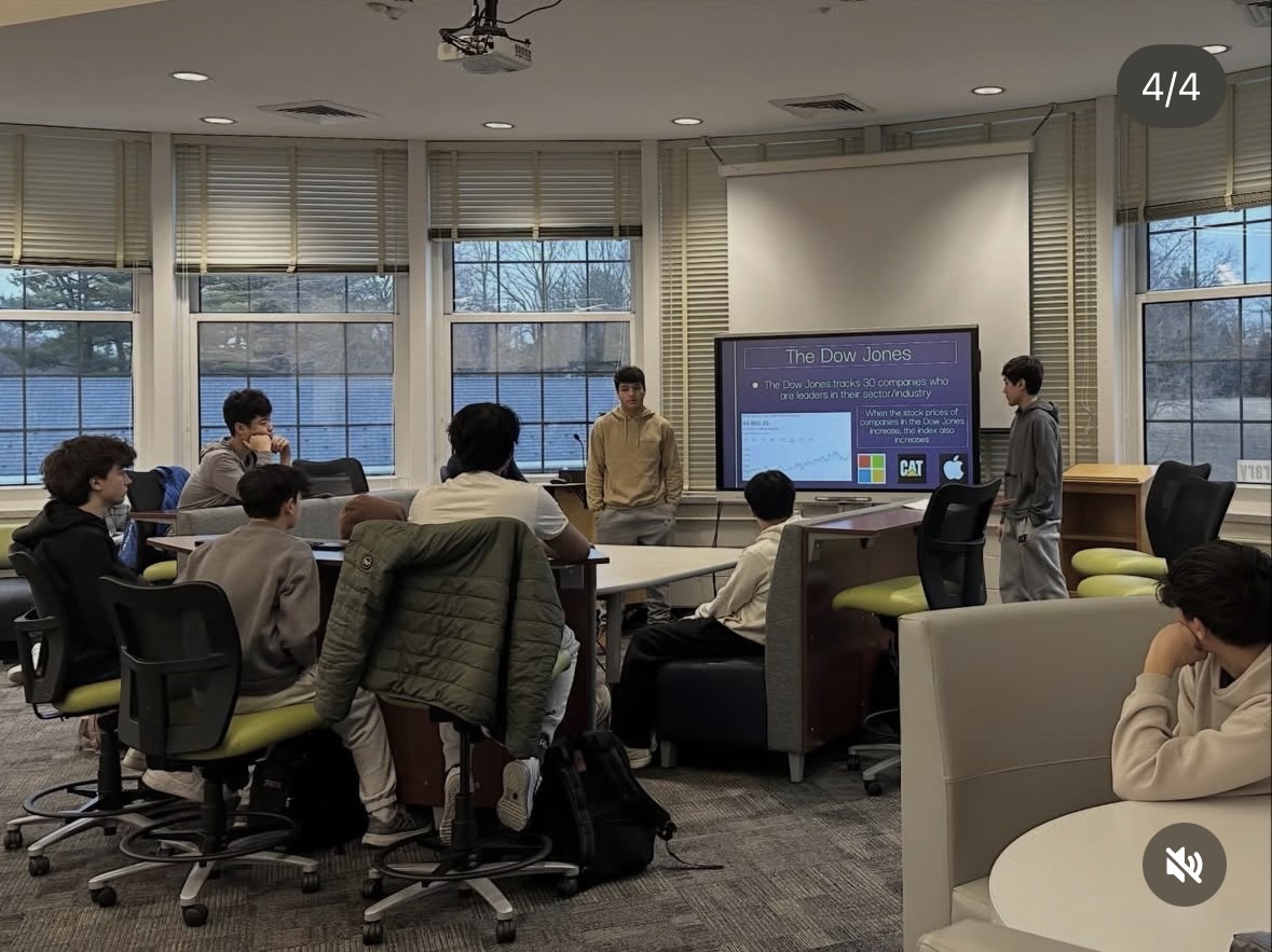 A lounge-style session on investing basics with a smaller group of teens.
